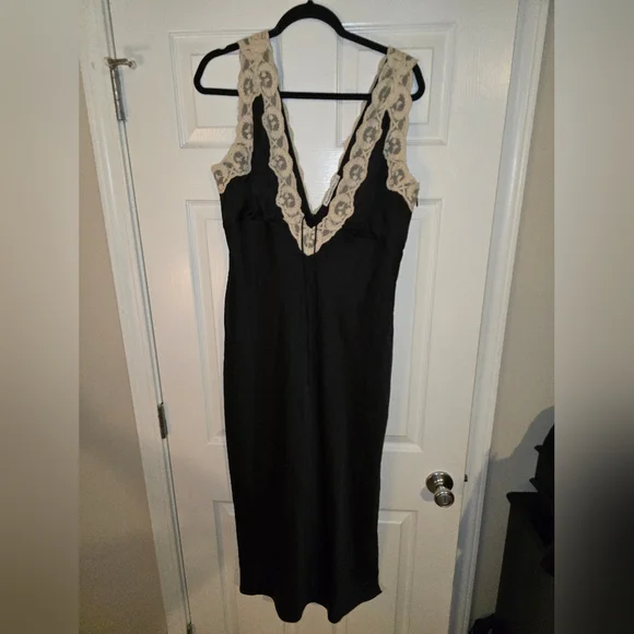 Abercrombie & Fitch Black Slip Midi Dress With Cream Lace Size Large - Picture 7 of 10